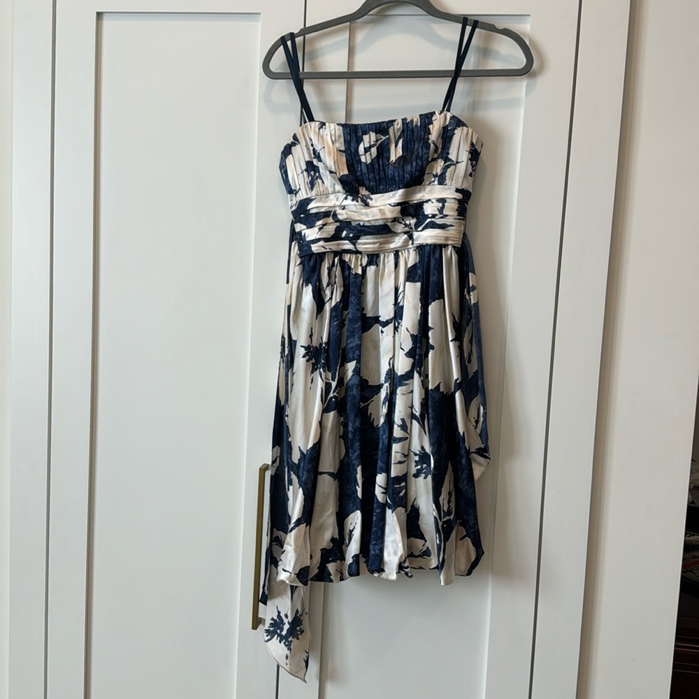 BCGBMaxAzria Blue and Cream Floral Bubble Strapless Dress